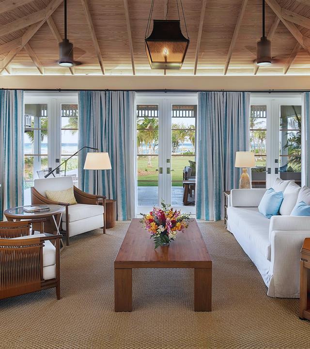 Living room of the estate ocean suite